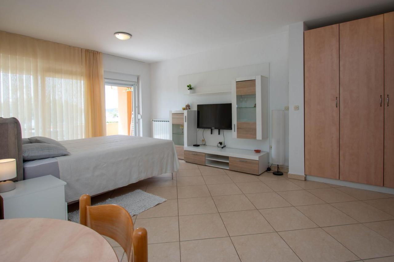 Apartments Matas Sukošan Dış mekan fotoğraf